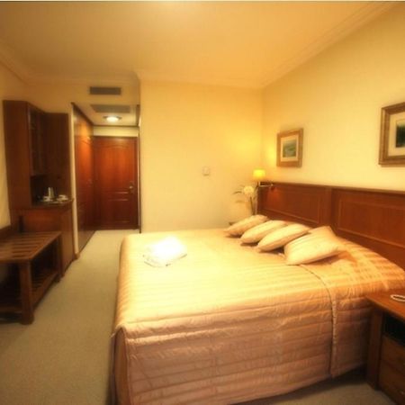 Afkos Grammos Boutique Hotel Resort Nestorion Zimmer foto